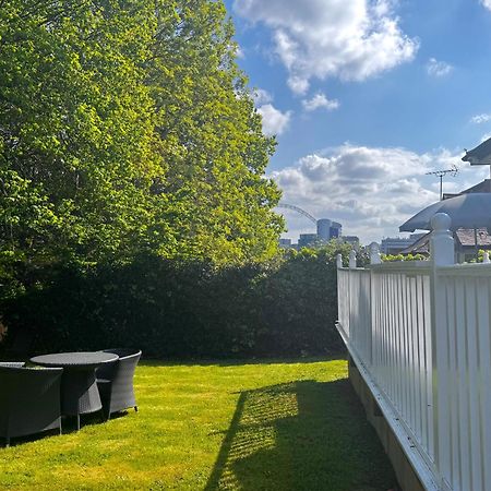 En-Suites With Free Parking 30Min To Central London Bagian luar foto