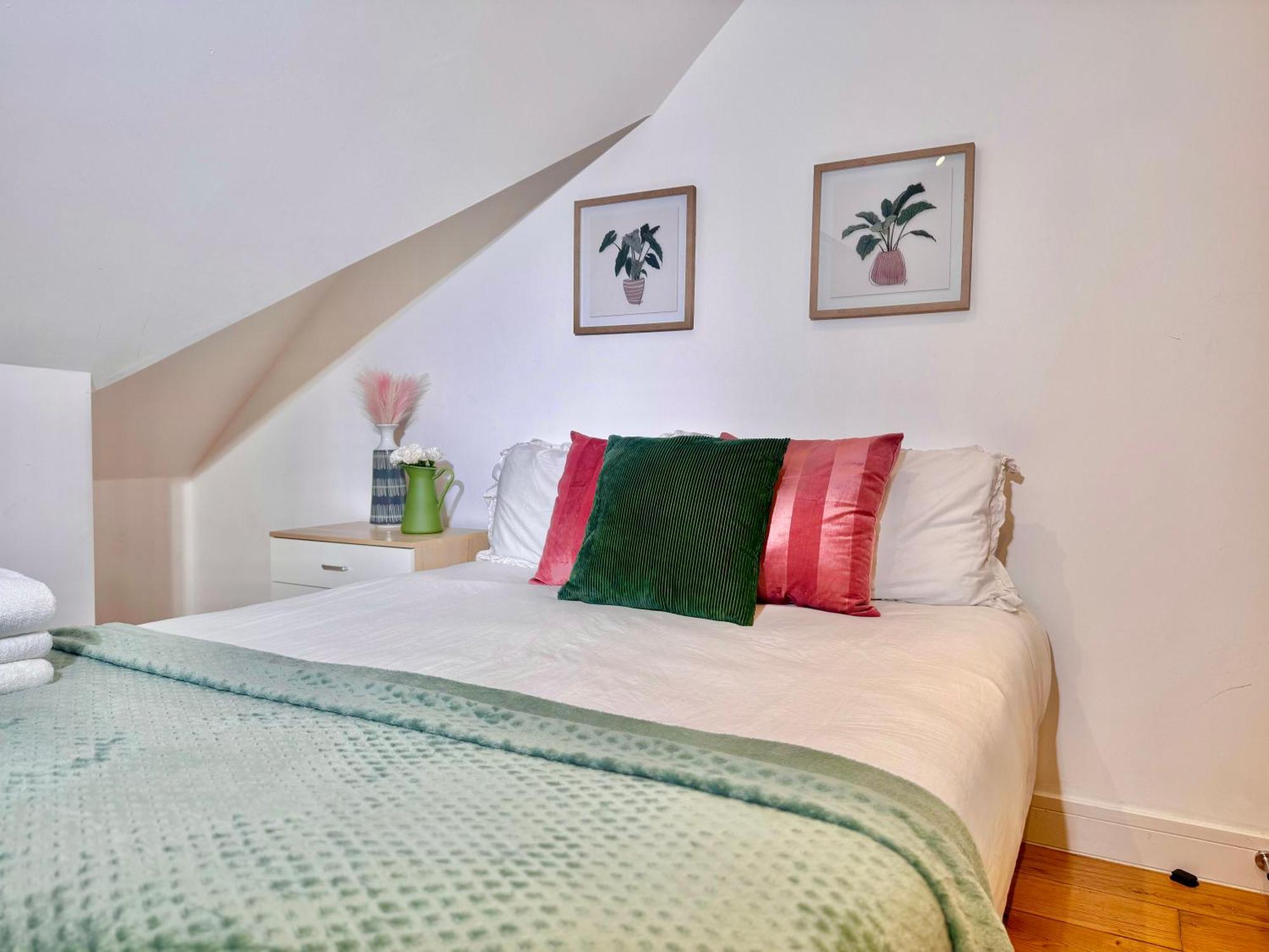 En-Suites With Free Parking 30Min To Central London Bagian luar foto