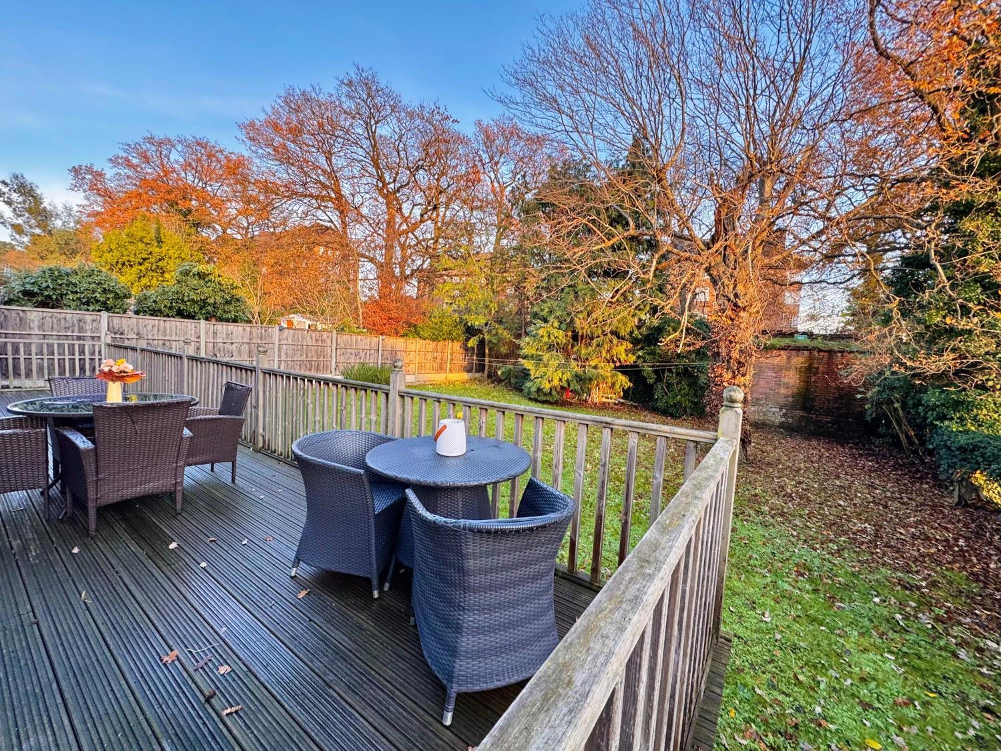 En-Suites With Free Parking 30Min To Central London Bagian luar foto