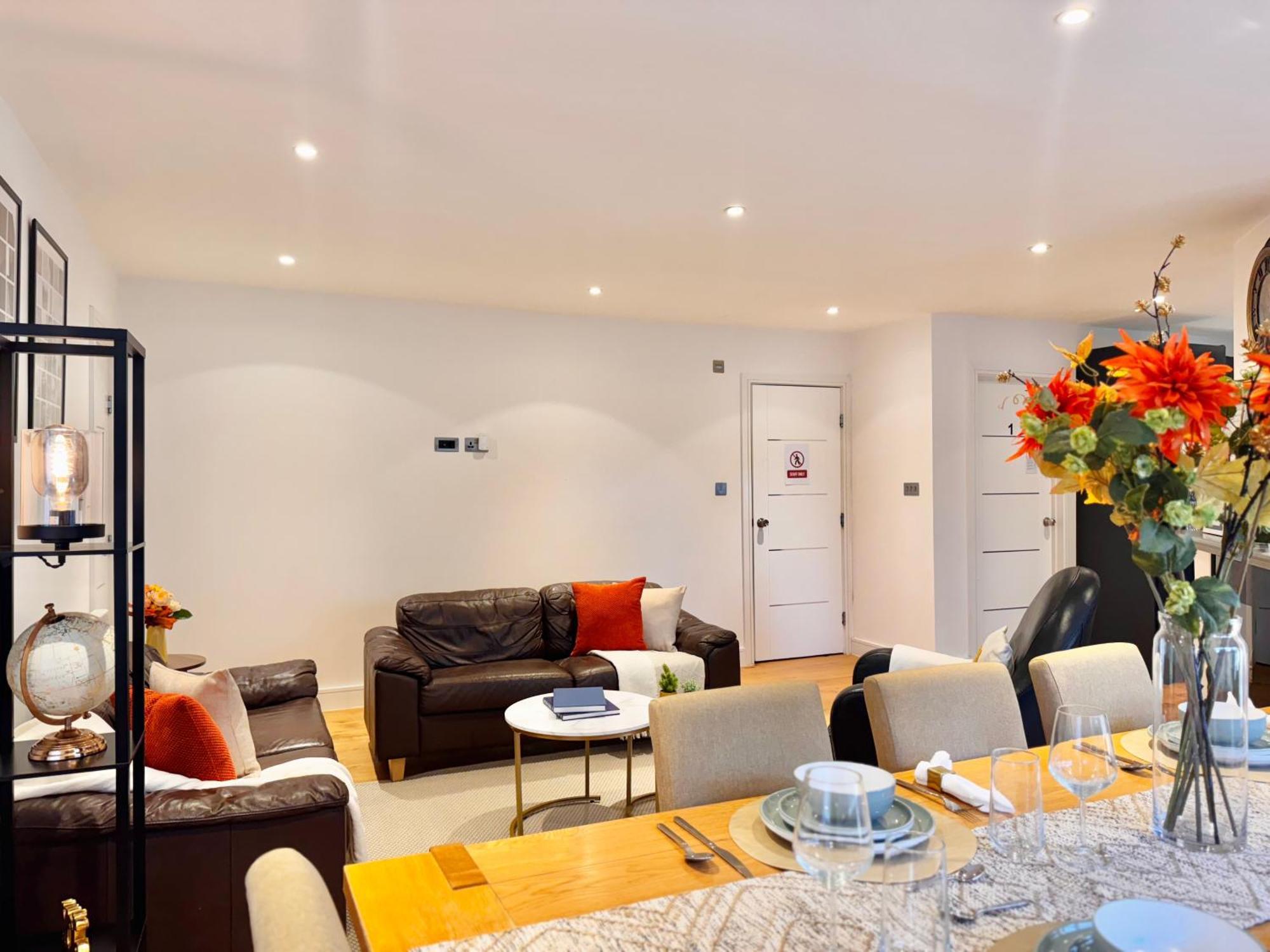 En-Suites With Free Parking 30Min To Central London Bagian luar foto