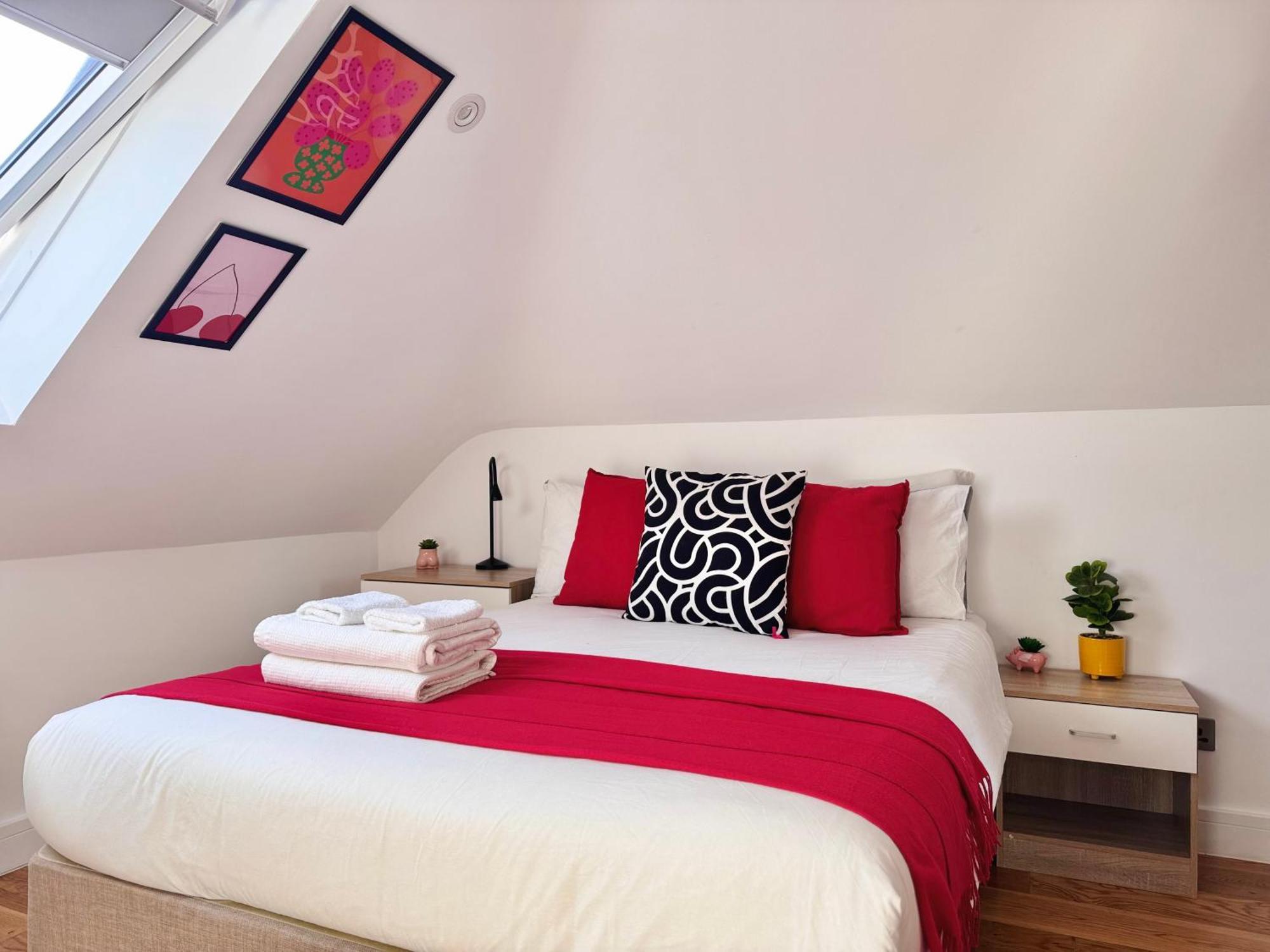 En-Suites With Free Parking 30Min To Central London Bagian luar foto