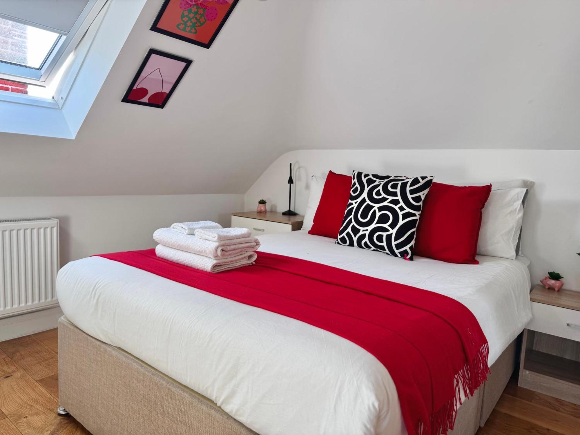En-Suites With Free Parking 30Min To Central London Bagian luar foto
