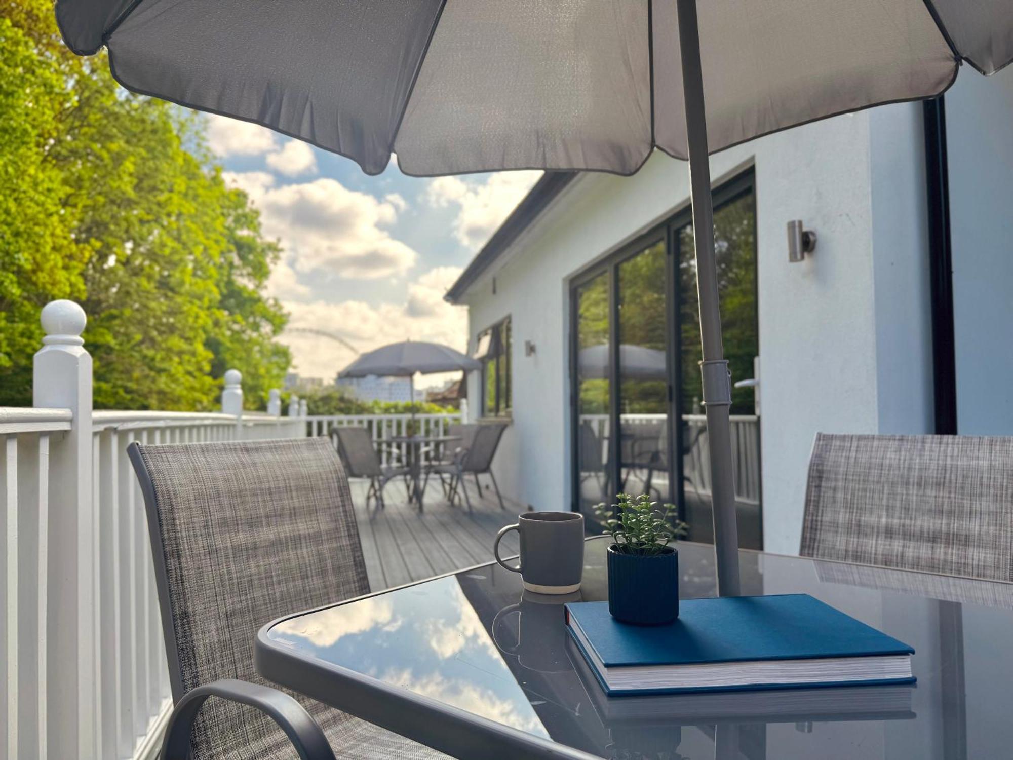 En-Suites With Free Parking 30Min To Central London Bagian luar foto